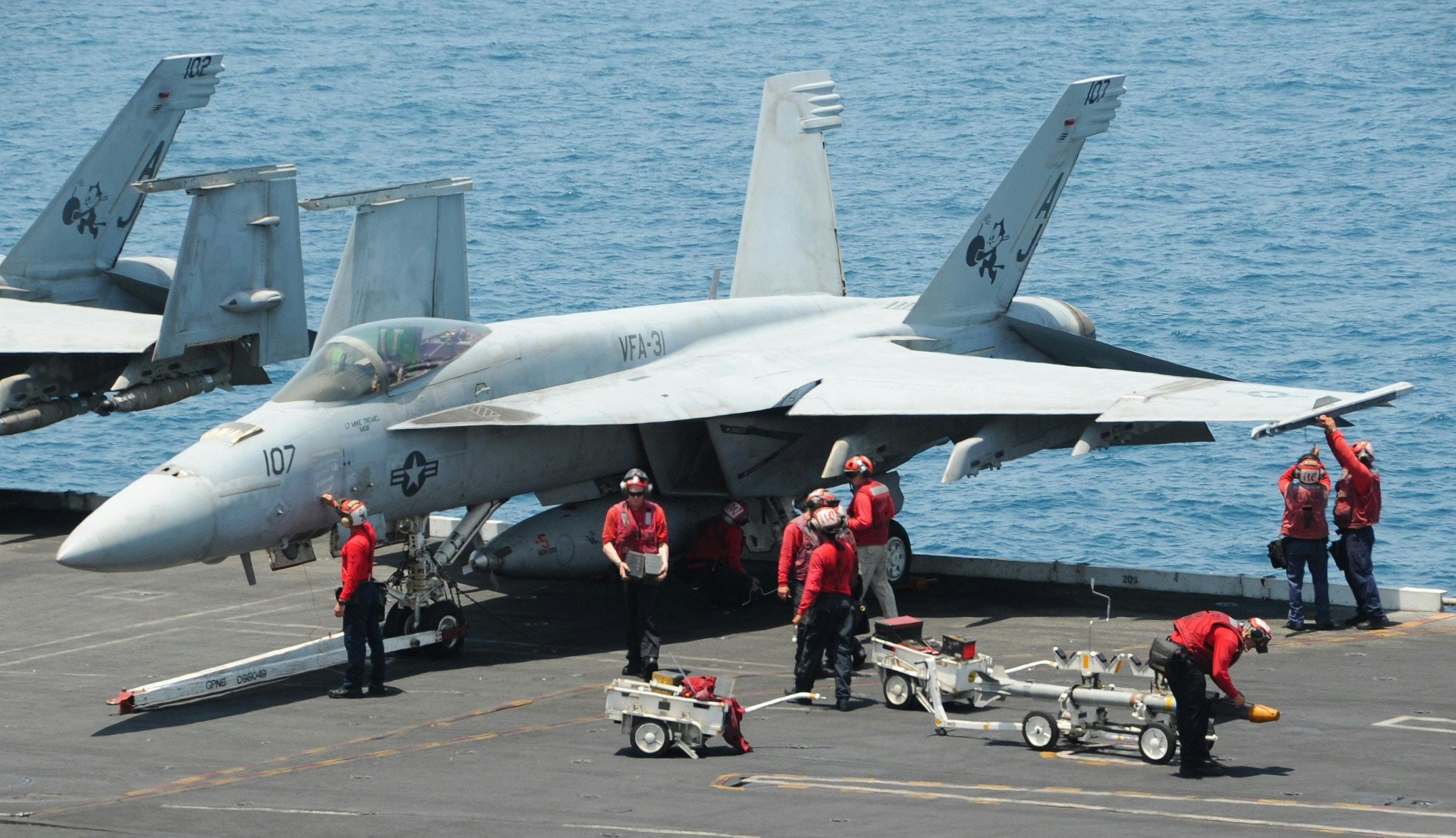 F A 18e Super Hornet Downs Su 22 Over Syria