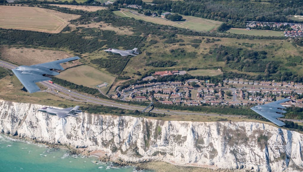 RAF F-35 jets train with USAF Stealth Bombers