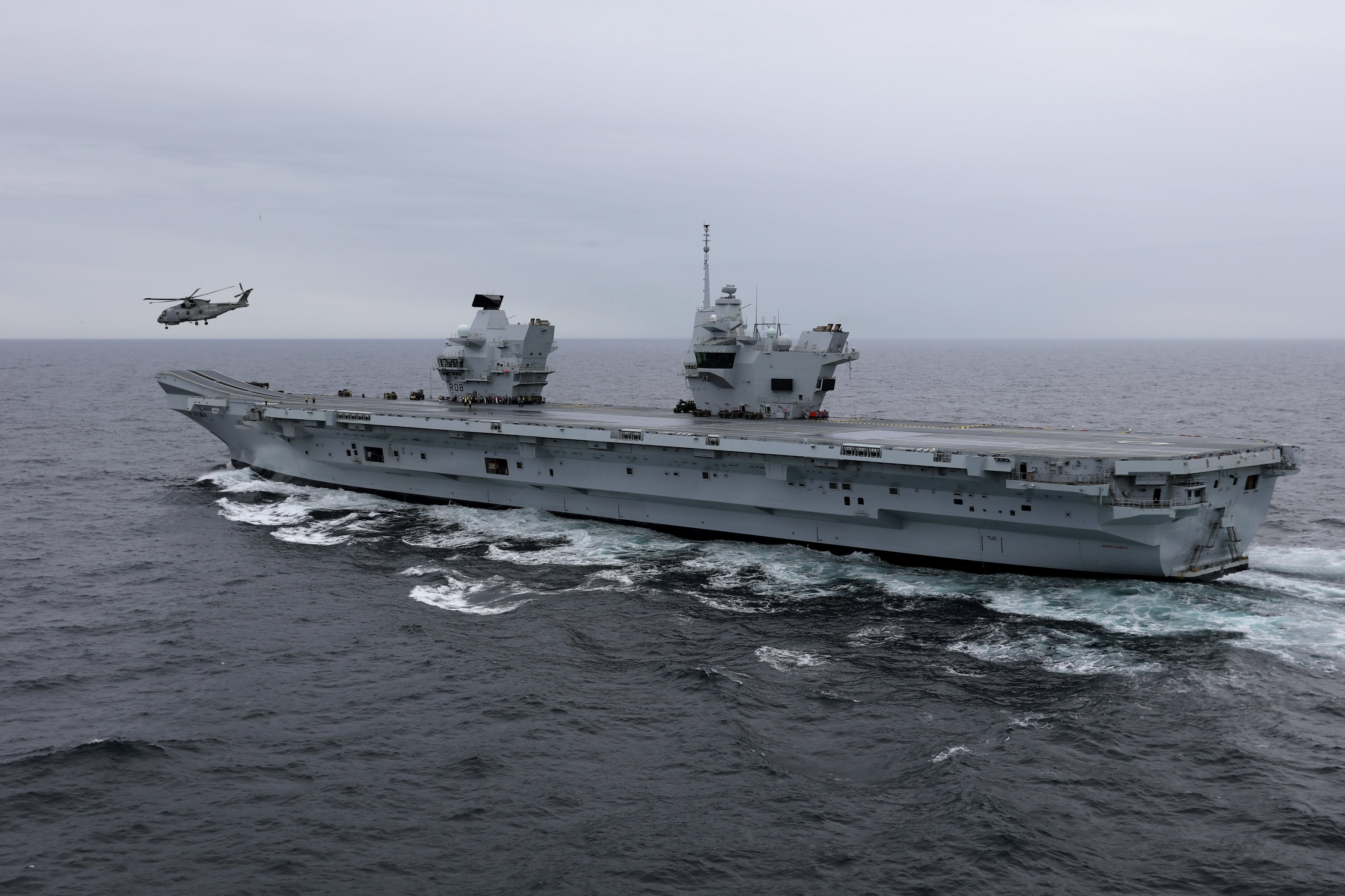 Why Are The Queen Elizabeth Class Carriers So Big   MH170004020 