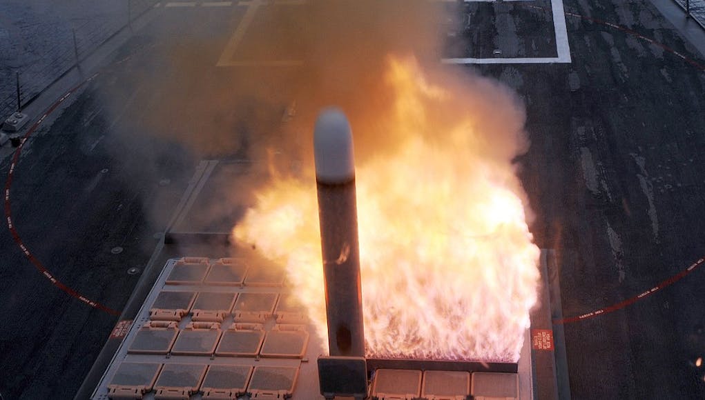 US_Navy_090825-N-1522S-020_A_Tactical_Tomahawk_Cruise_Missile_launches_from_the_forward_missile_deck_aboard_the_guided-missile_destroyer_USS_Farragut_(DDG_99)_during_a_training_exercise