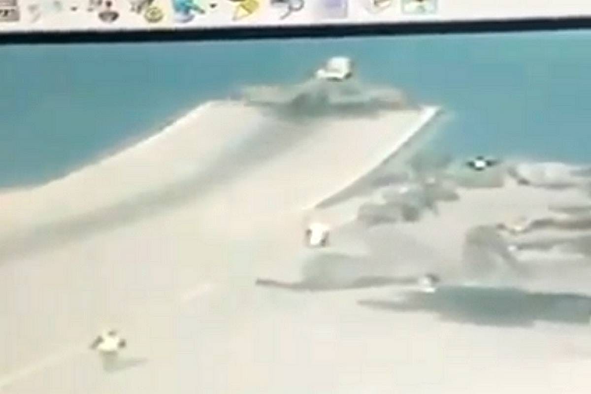 video emerges showing british f 35b aircraft carrier crash
