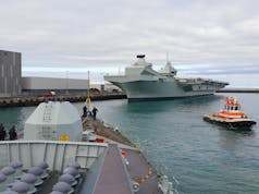 British aircraft carrier and frigate arrive in Iceland