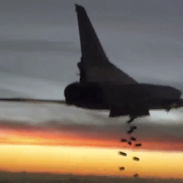 ‘No Plans to Attack’: Russia tries stand-up comedy