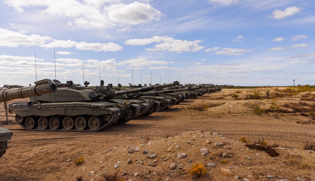 Vladimir Putin withdraws 'world's best tank' from combat as UK expert  brands it 'rubbish' - Irish Star