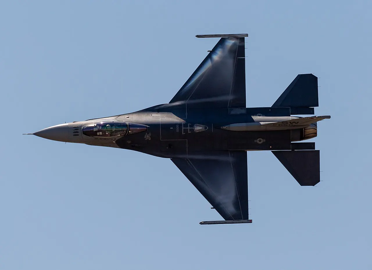 F-16 for Ukraine &ndash; Gamechanger or Liability?