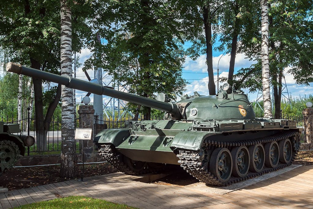 Russia Upgrades More Of Its Old T-62 Tanks—Maybe Only On The Outside