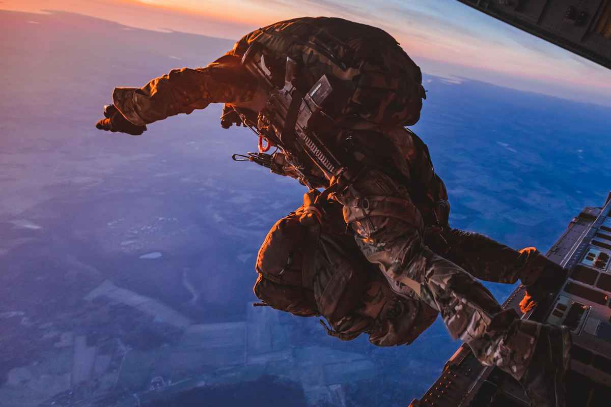 British troops jump into Estonia from C-17 - Vimarsana News