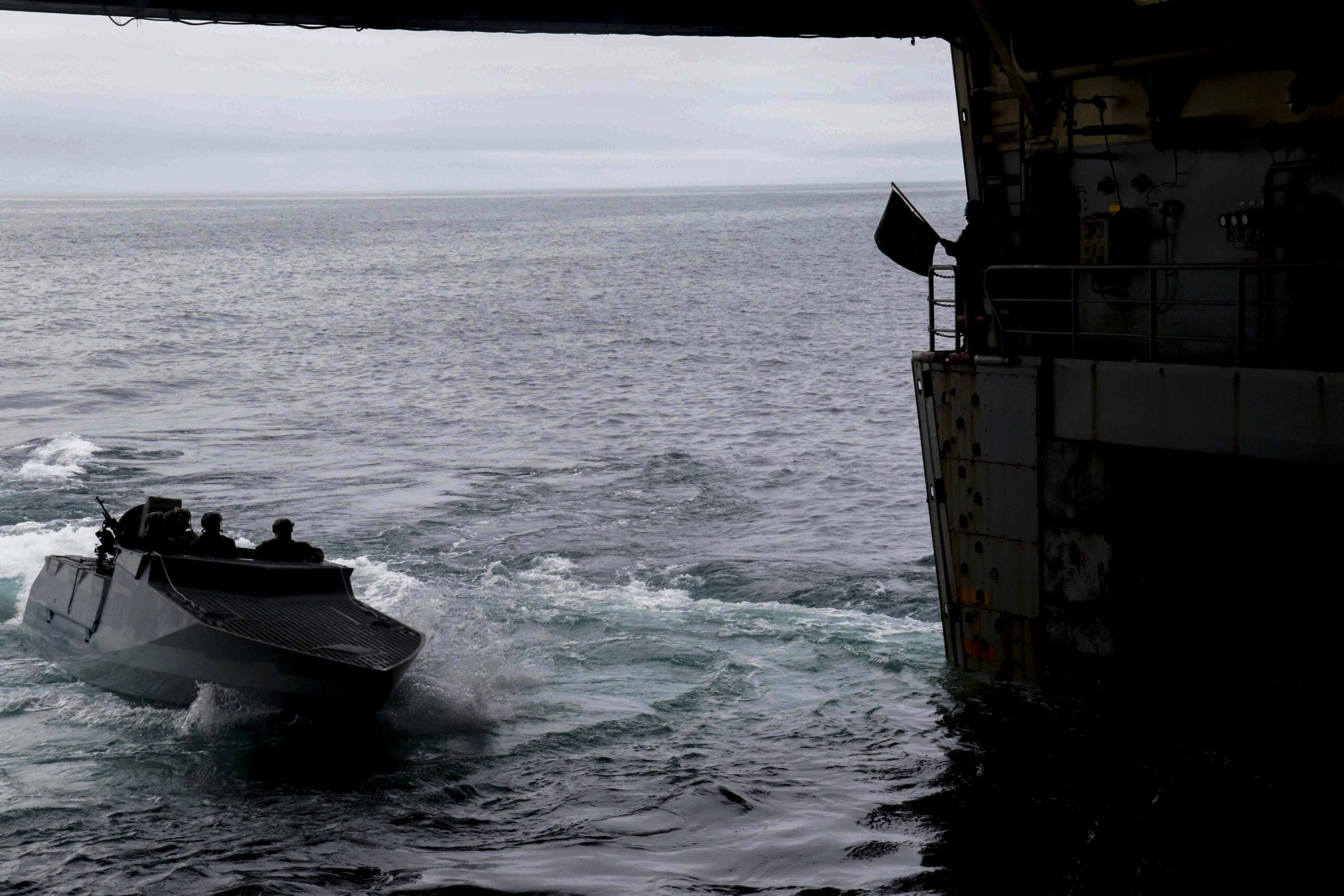 US Navy SEALs work with assault ship in Arctic Ops