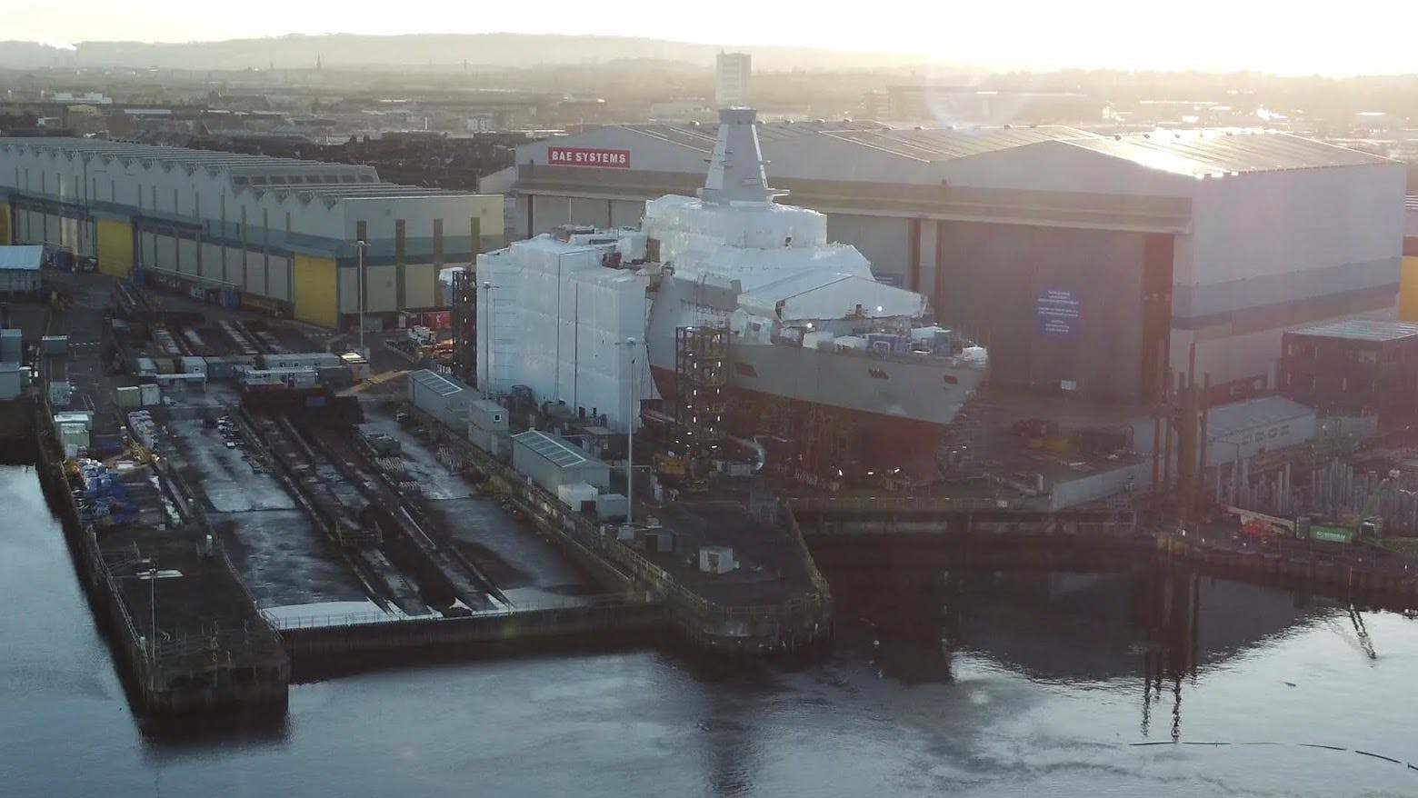 Photo of Nové obrázky ukazujú pokrok na novej vojnovej lodi v Glasgowe