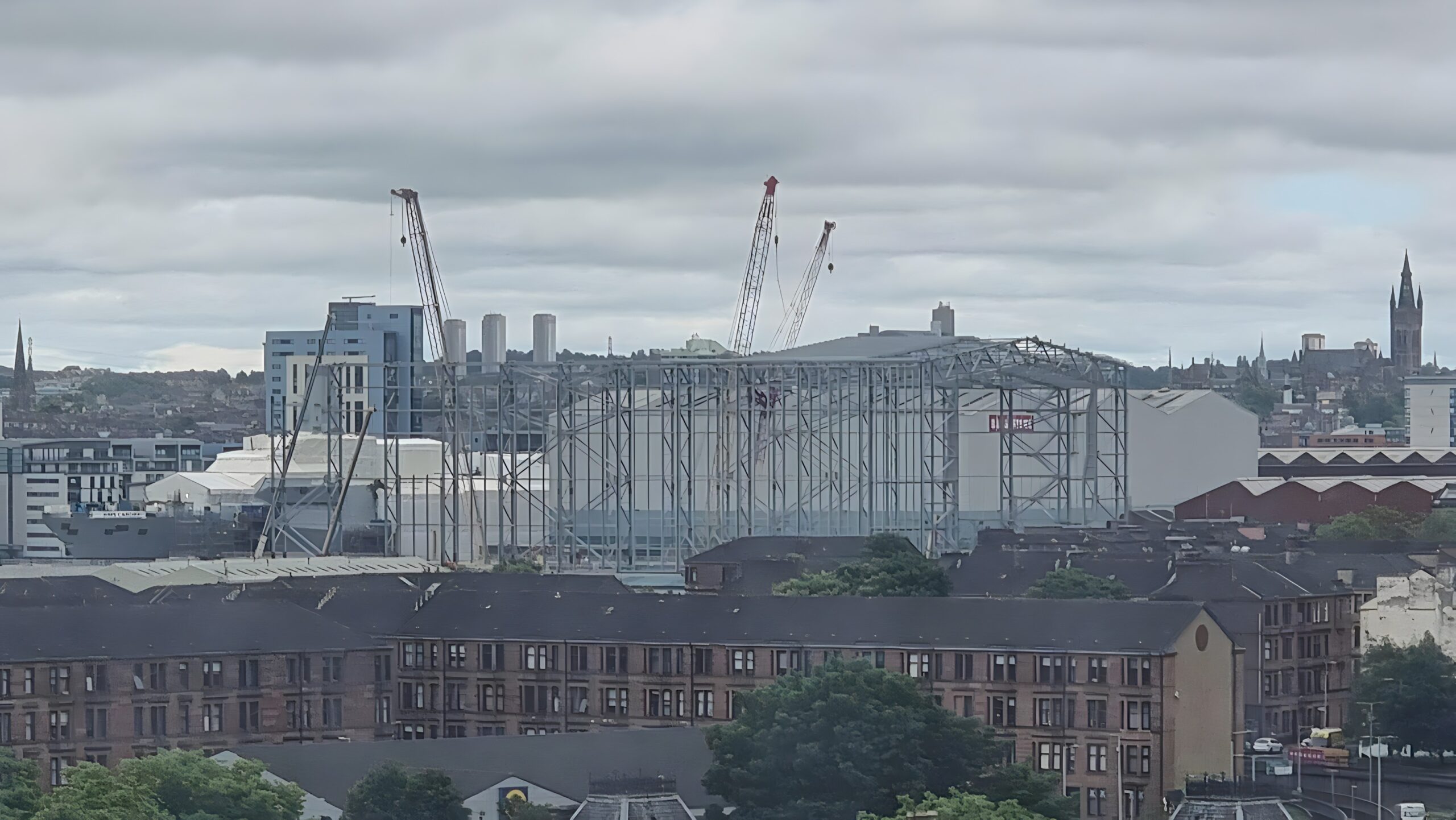 Das Dach der Glasgower Fregattenfabrik nimmt Gestalt an