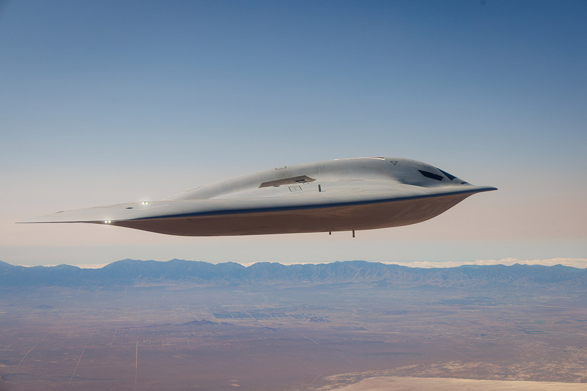 テスト b 21 Second B-21 Raider test aircraft breaks cover