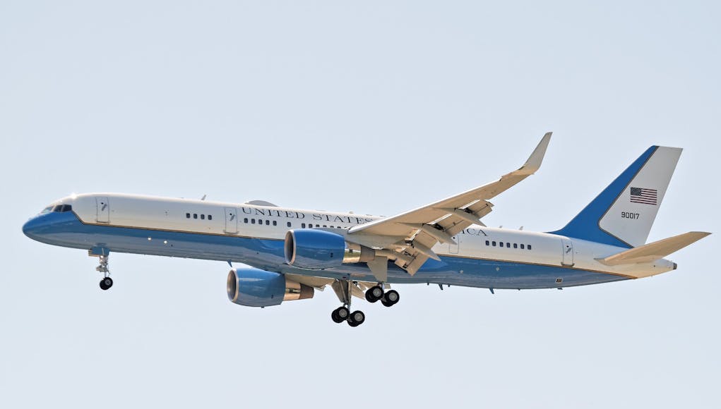 90017 - Boeing C-32 - United States Air Force (48632429886)