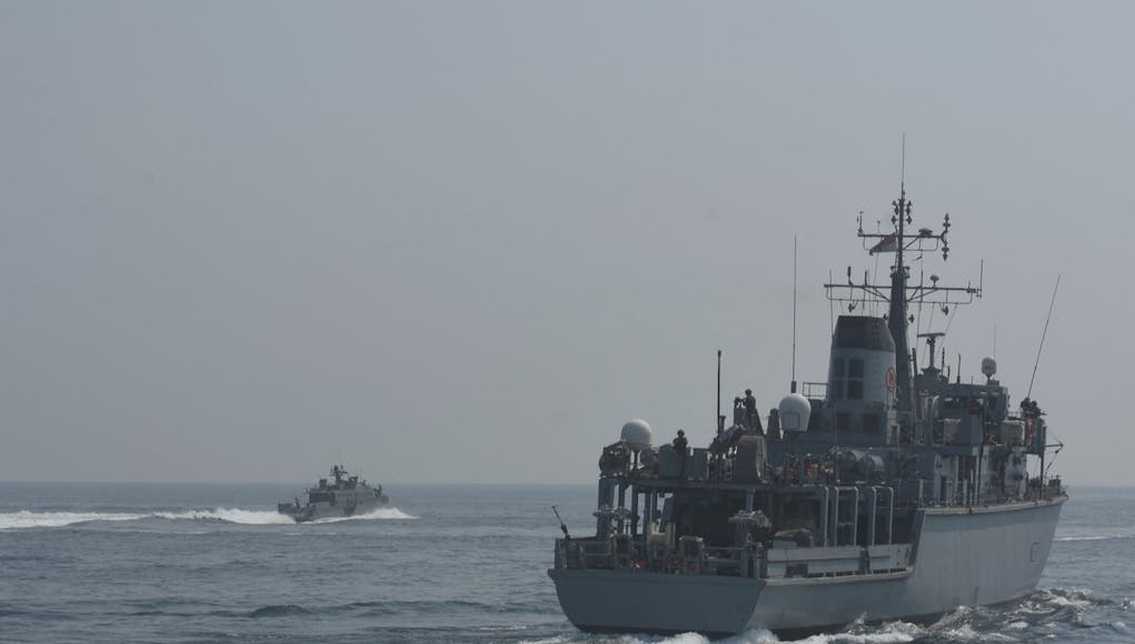 Strengthening Partnerships: UK and U.S. Navies Conduct Mine Hunting and Countermeasures Exercise