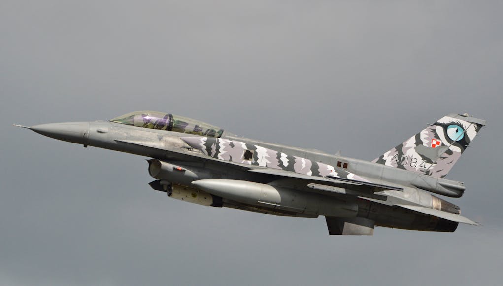 General_Dynamcs_F-16D_'4084'_(14552037244)