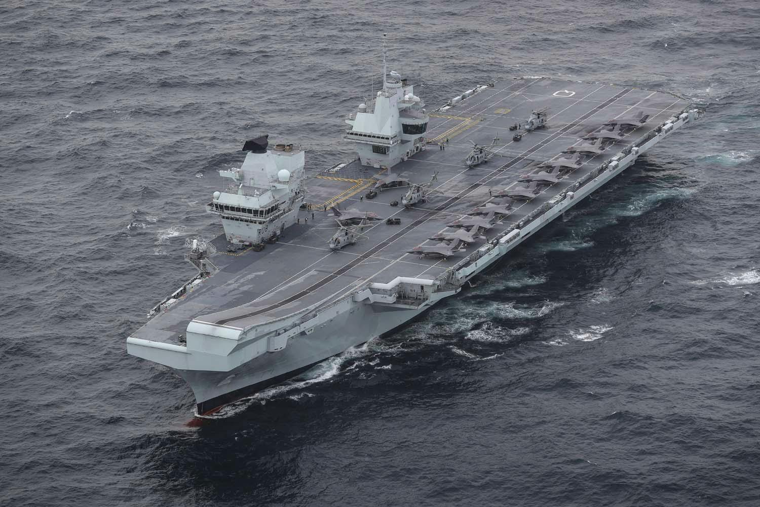 UK Warship • Leads International Fleet into Waters claimed by China
