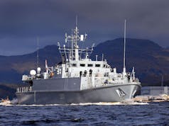 HMS Pembroke equipped with new mine countermeasures command system