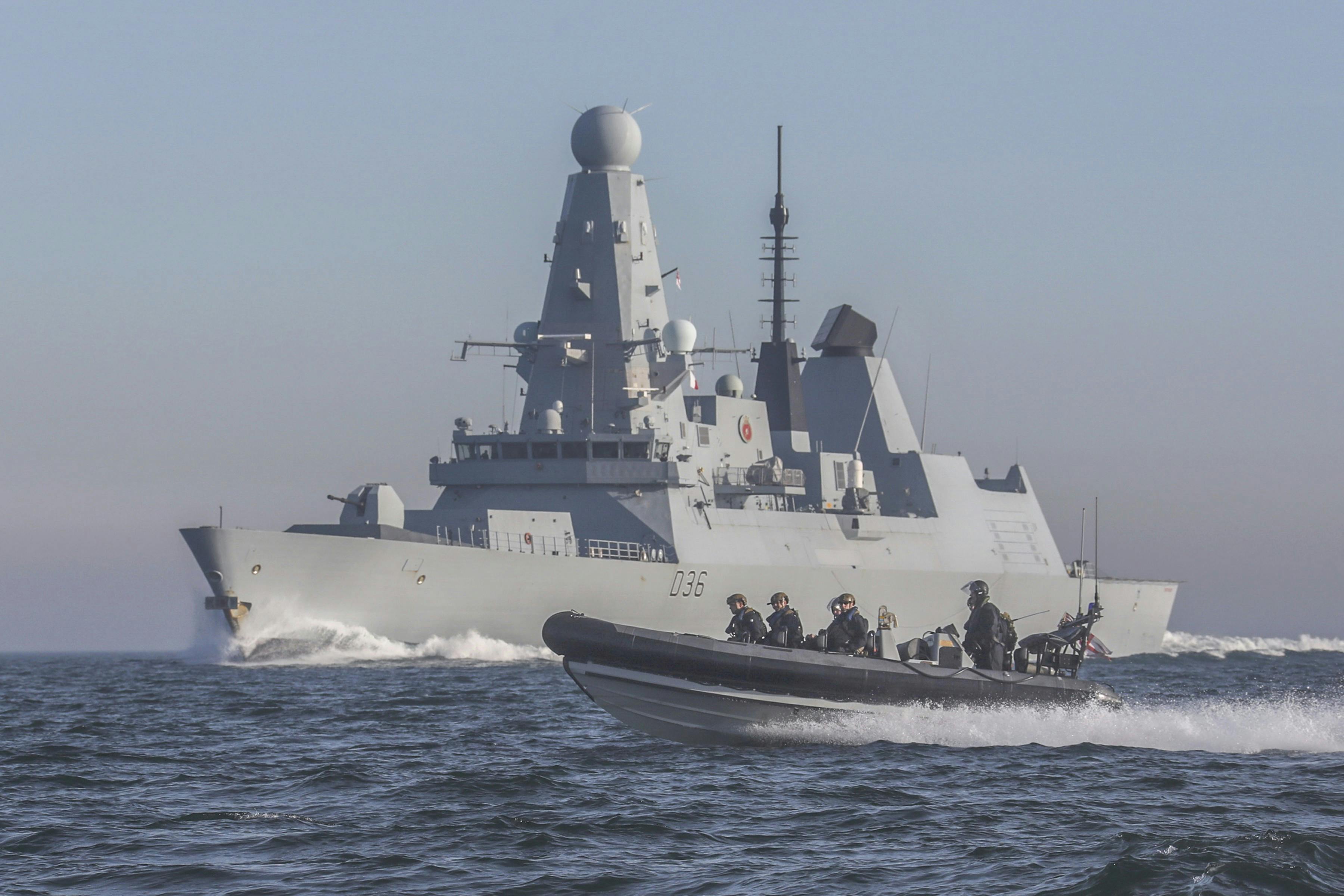  HMS Defender  redeployed to Gulf to protect shipping