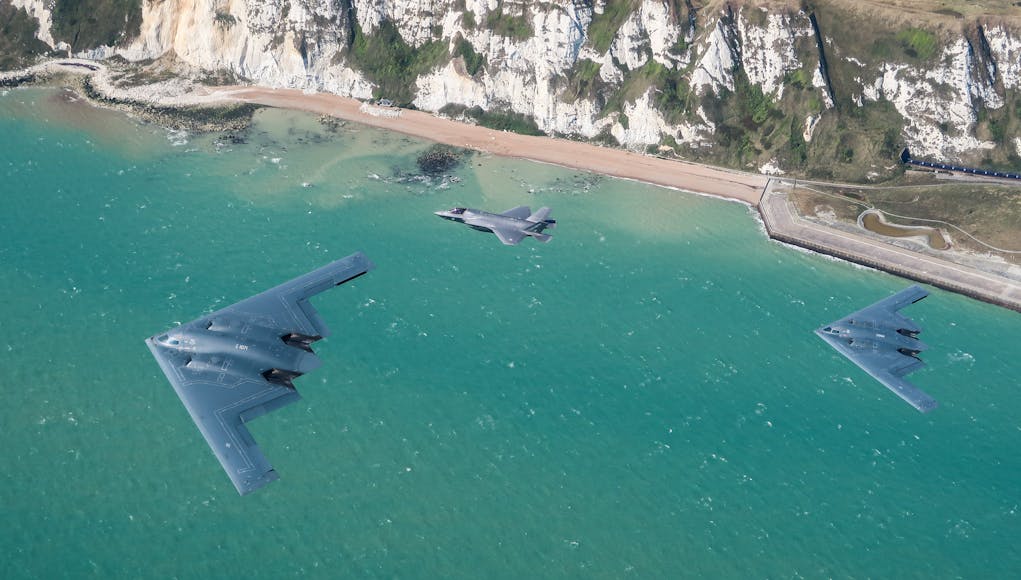 RAF F-35 jets train with USAF Stealth Bombers